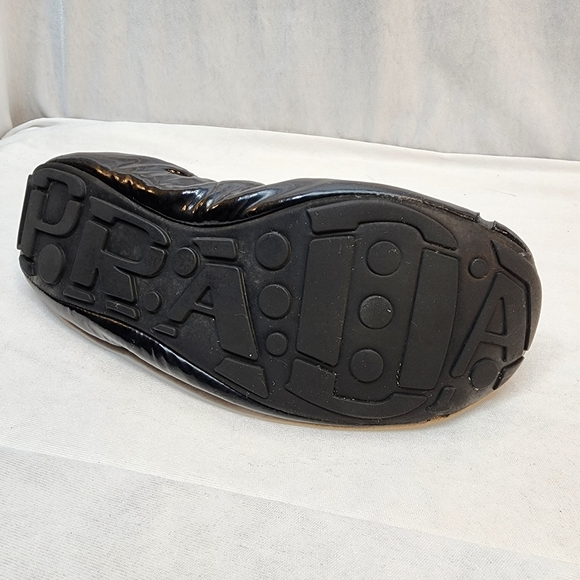 Prada Black Patent Ballerina Flats Prada Size 38.5 US 8.5 made in Italy ๐ฎ๐น - Picture 8 of 8